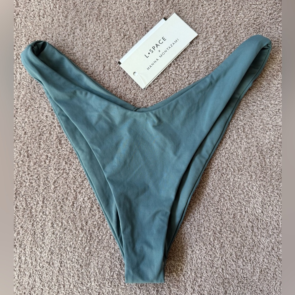 l*space Cabana Bitsy Bottom x HANNA MONTAZAMI - SLATED GLASS